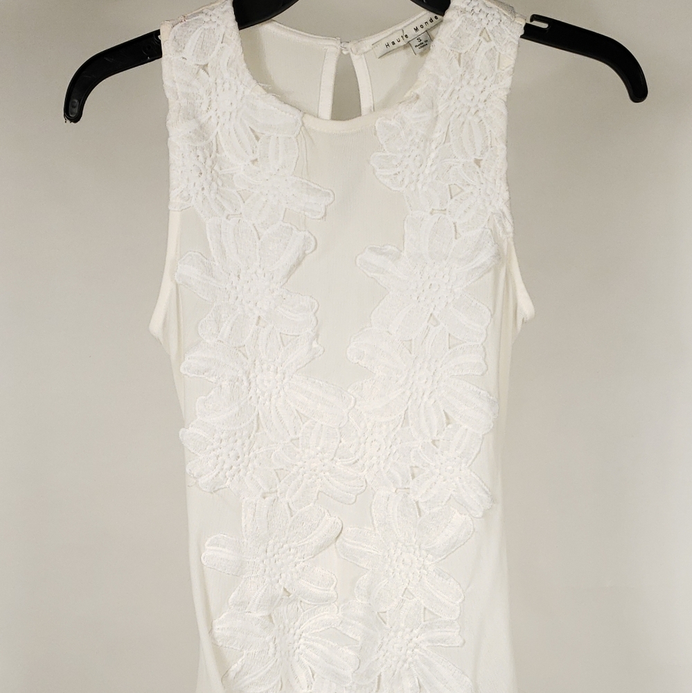 Haute Monde. Women. White. Sheer front& back.
